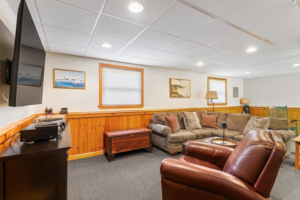 77 Locust Street Freetown, MA 02702 - Photo 22 of 37