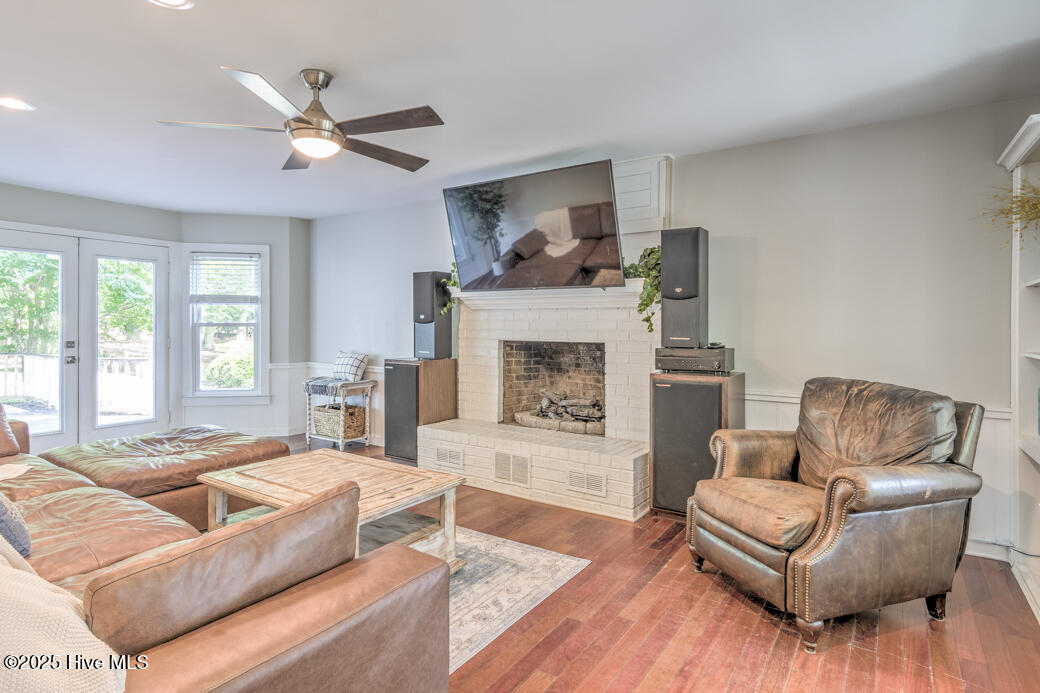 2428 Tram Road New Bern, NC 28562 - Photo 2 of 57 Beautiful Floors