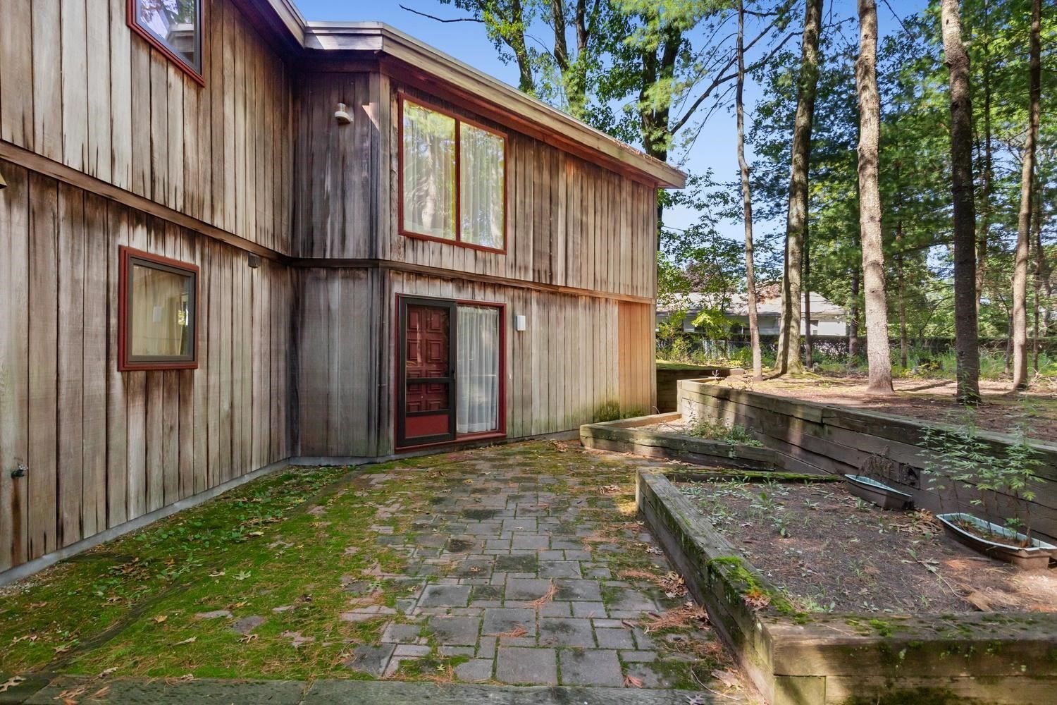 1748 Trapelo Road Waltham, MA 02451 - Photo 3 of 36 Gallery Image 3