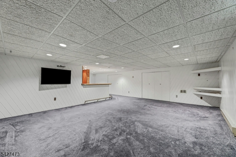 100 Easedale Road, Unit 100 Wayne, NJ 07470 - Photo 42 of 43 a view of an empty room