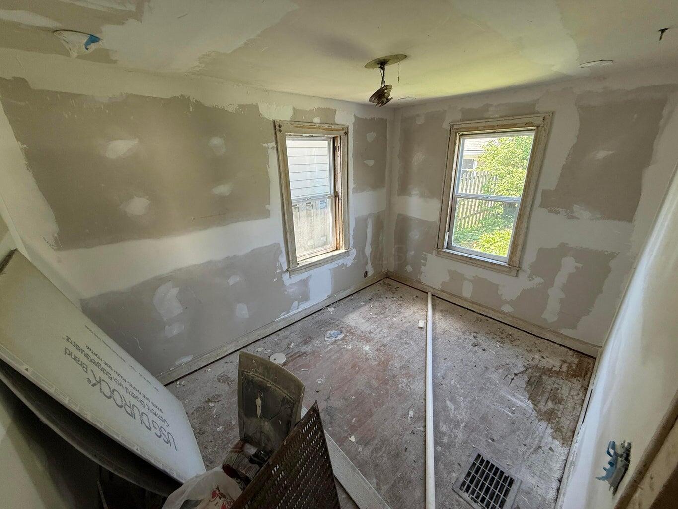883 Barnett Road Columbus, OH 43227 - Photo 11 of 41 20260511190613359678000000-o