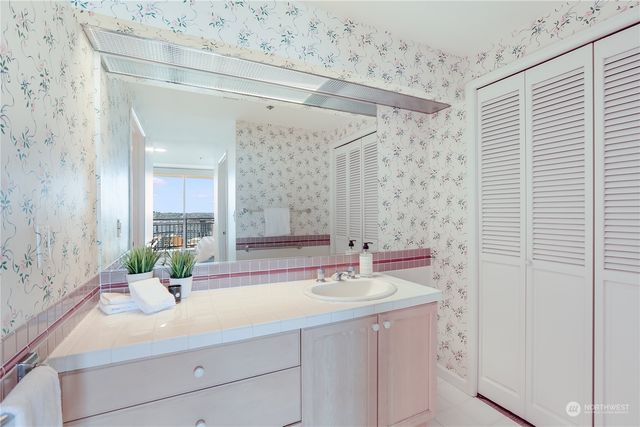 $865,000 | 2600 2nd Avenue, Unit 2201, Seattle, WA 98121