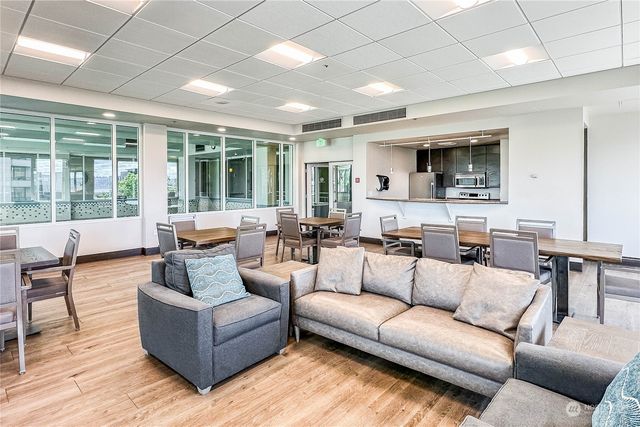 $865,000 | 2600 2nd Avenue, Unit 2201, Seattle, WA 98121