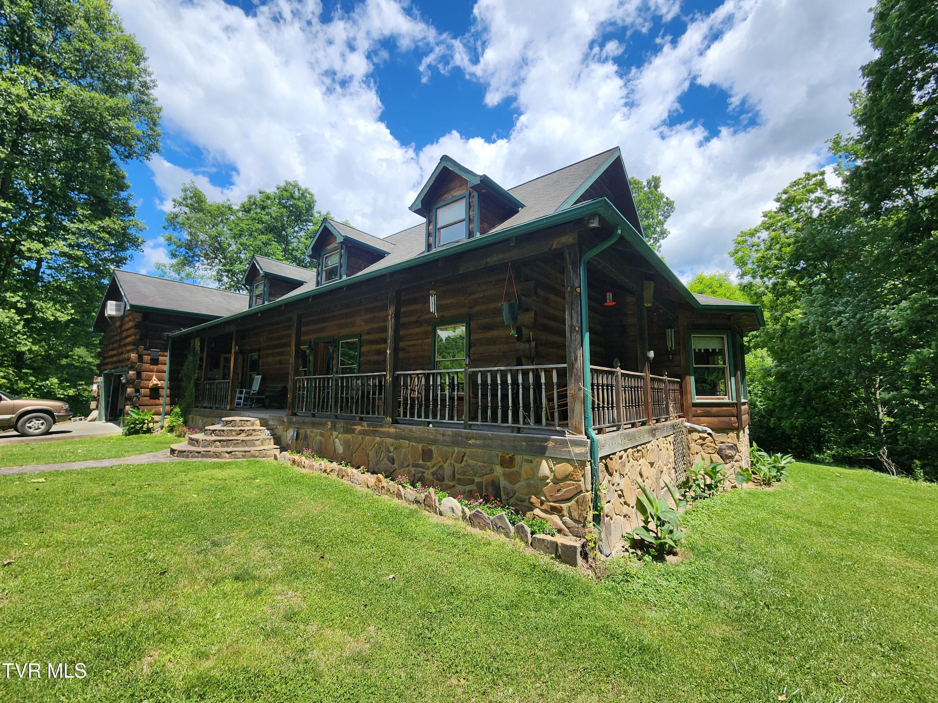 639 Dream Farm Road Birchleaf, VA 24220 - Photo 32 of 153 20240529_121954