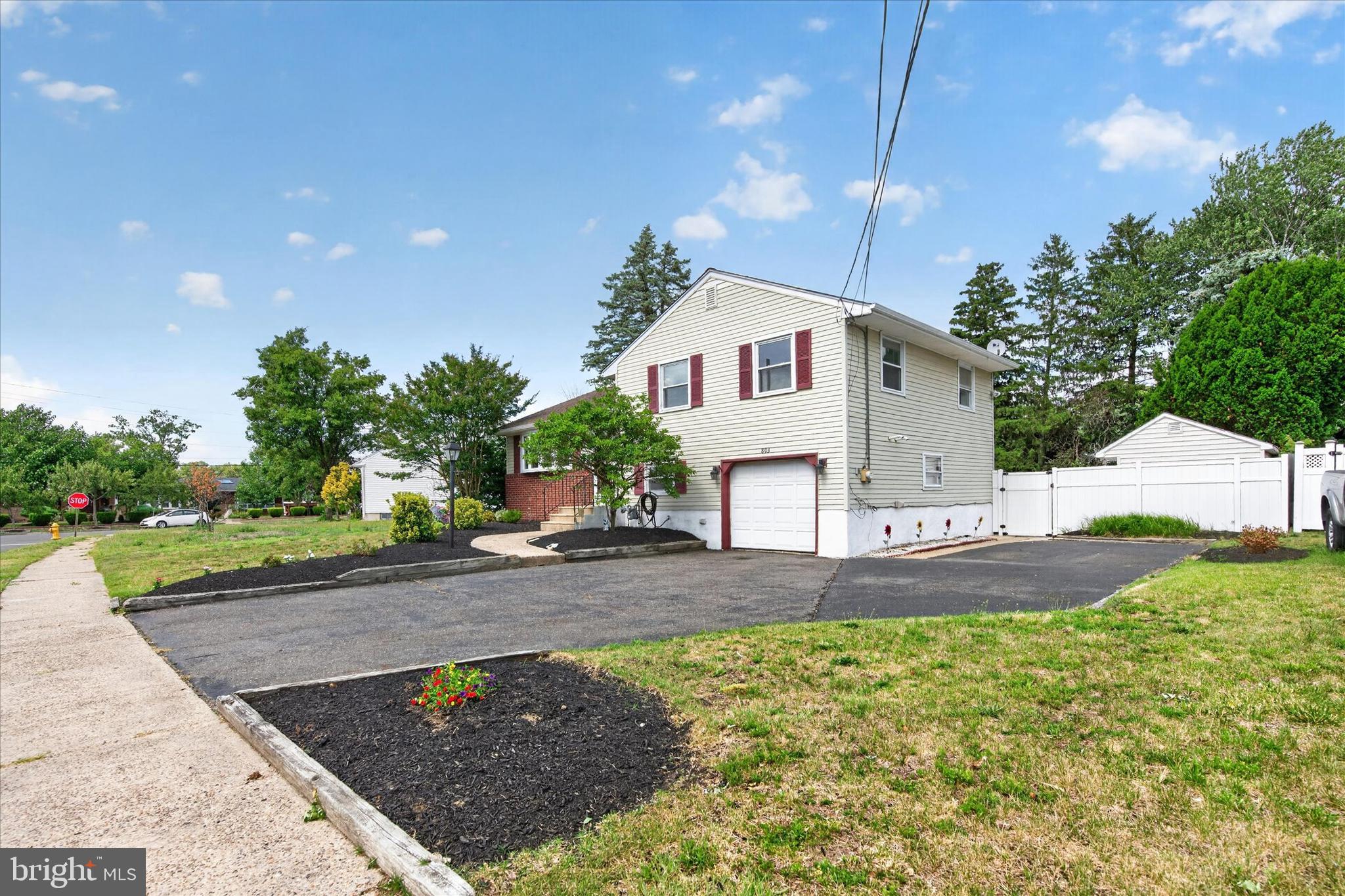 803 Devon Road Riverside, NJ 08075 - Photo 3 of 43