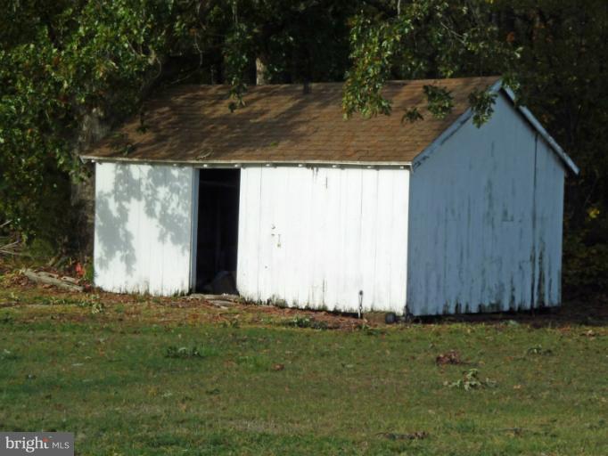 5502 Cassons Neck Road Cambridge, MD 21613 - Photo 4 of 19 Storage Shed