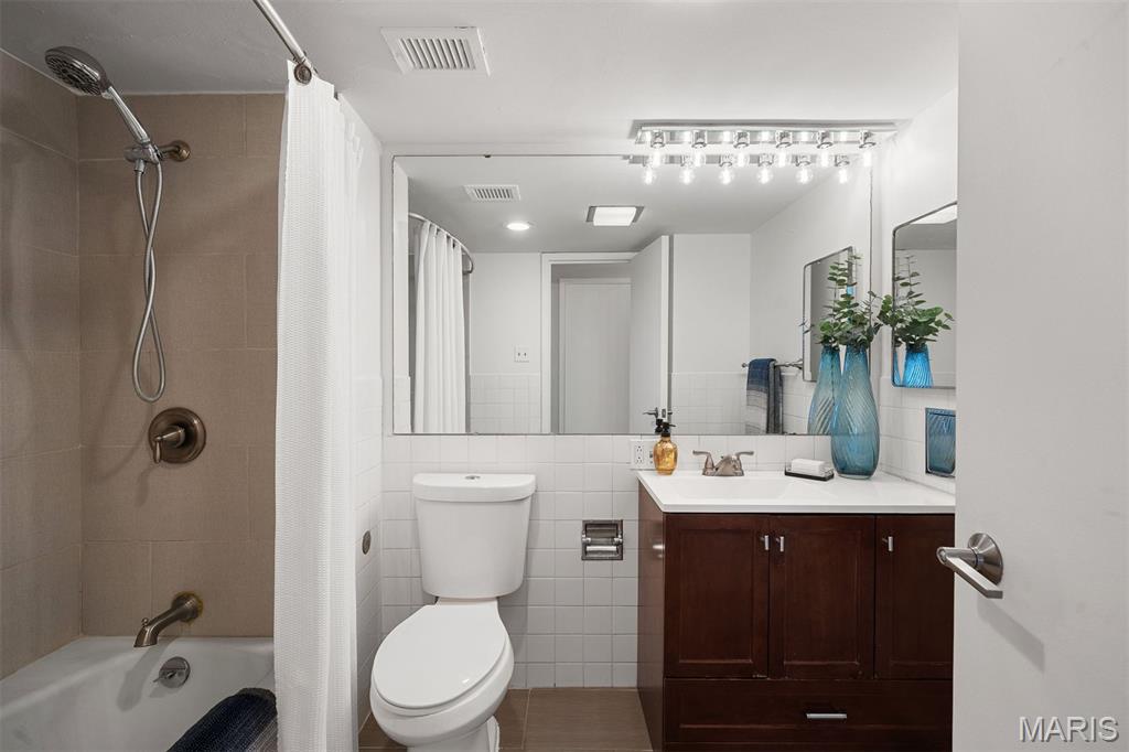 900 South Hanley Road, Unit 10B St. Louis, MO 63105 - Photo 13 of 24 Gallery Image 13