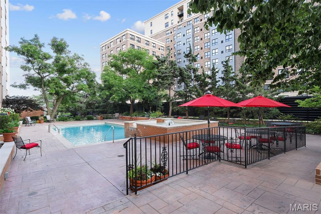 900 South Hanley Road, Unit 10B St. Louis, MO 63105 - Photo 14 of 24 Gallery Image 14