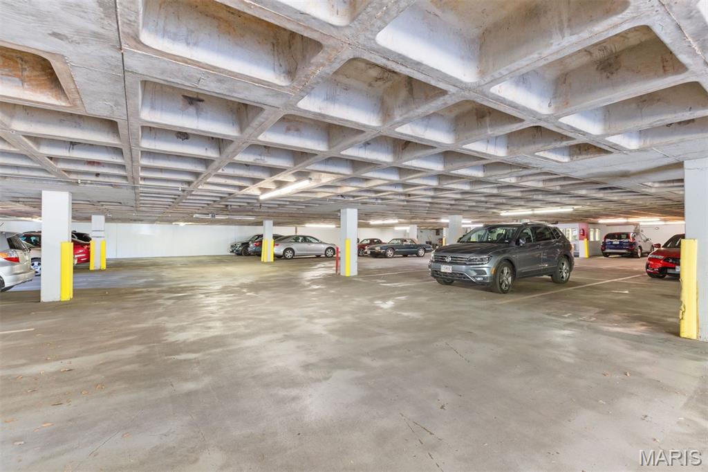 900 South Hanley Road, Unit 10B St. Louis, MO 63105 - Photo 21 of 24 Gallery Image 21