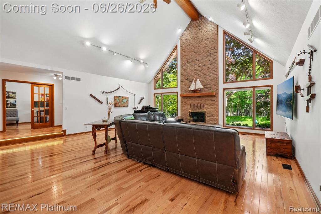6100 Oak Valley Road Brighton, MI 48116 - Photo 6 of 47