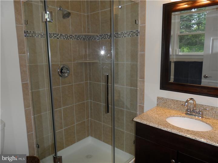 912 Longfield Road Glenside, PA 19038 - Photo 12 of 16 Bathroom