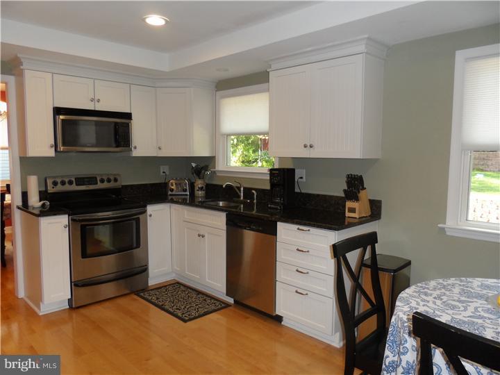 912 Longfield Road Glenside, PA 19038 - Photo 6 of 16 Kitchen