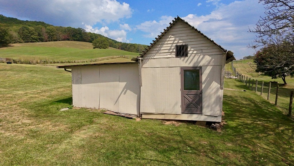739 Flowing Springs Road Atkins, VA 24311 - Photo 25 of 52 Gallery Image 25
