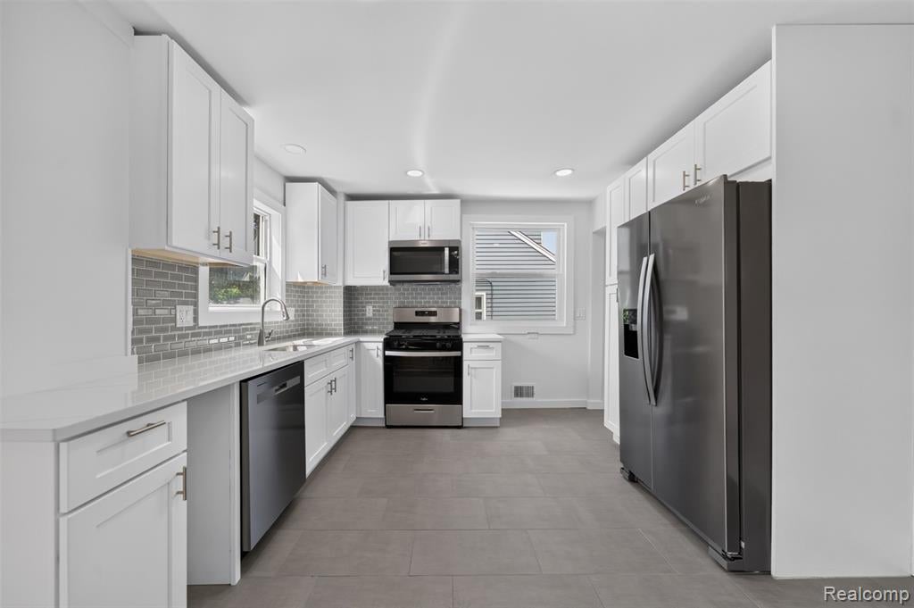 761 Columbia Road Berkley, MI 48072 - Photo 14 of 29 Gallery Image 14