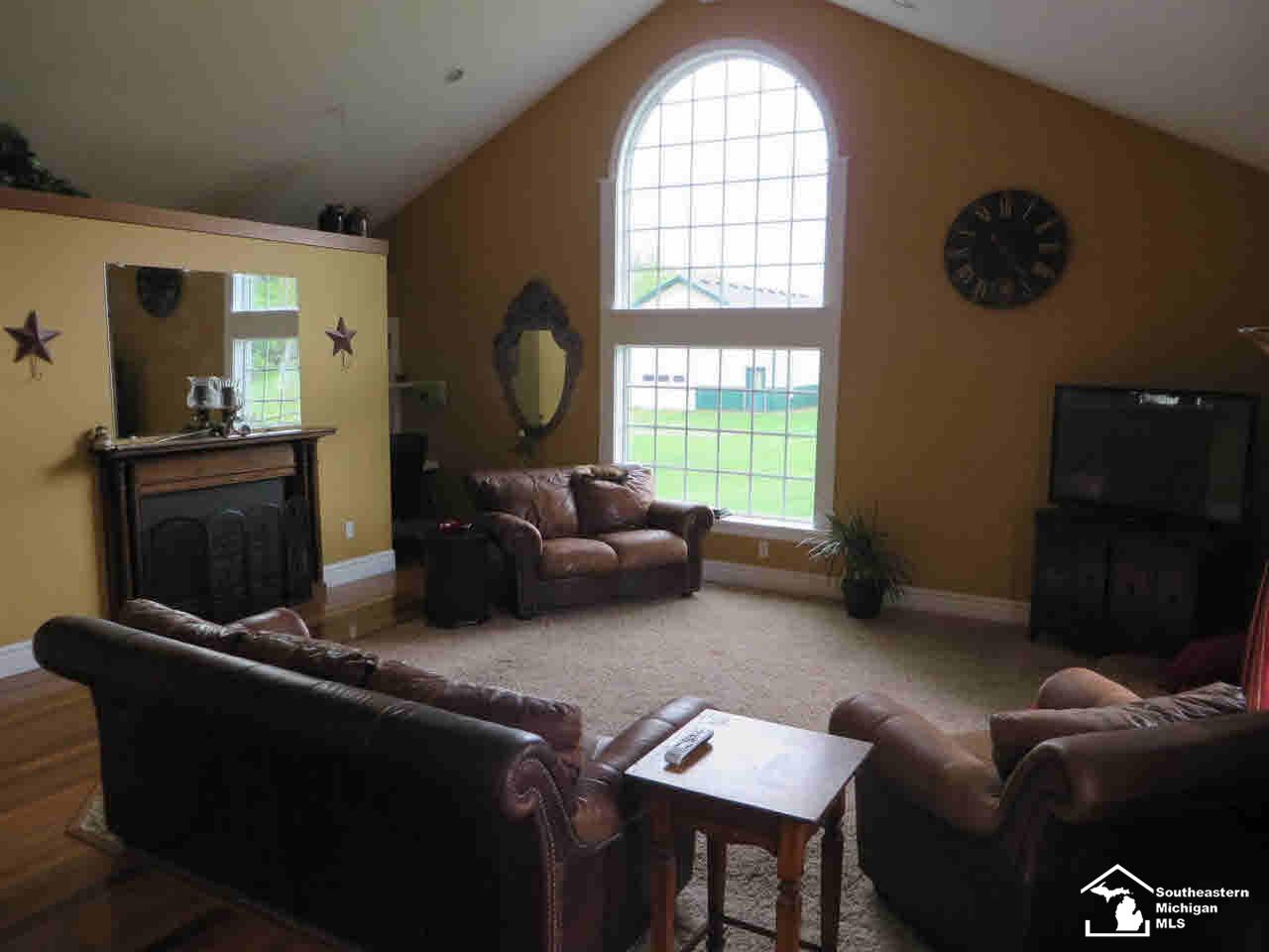 3449 West Erie Road Temperance, MI 48182 - Photo 5 of 25 20438156-4.JPG