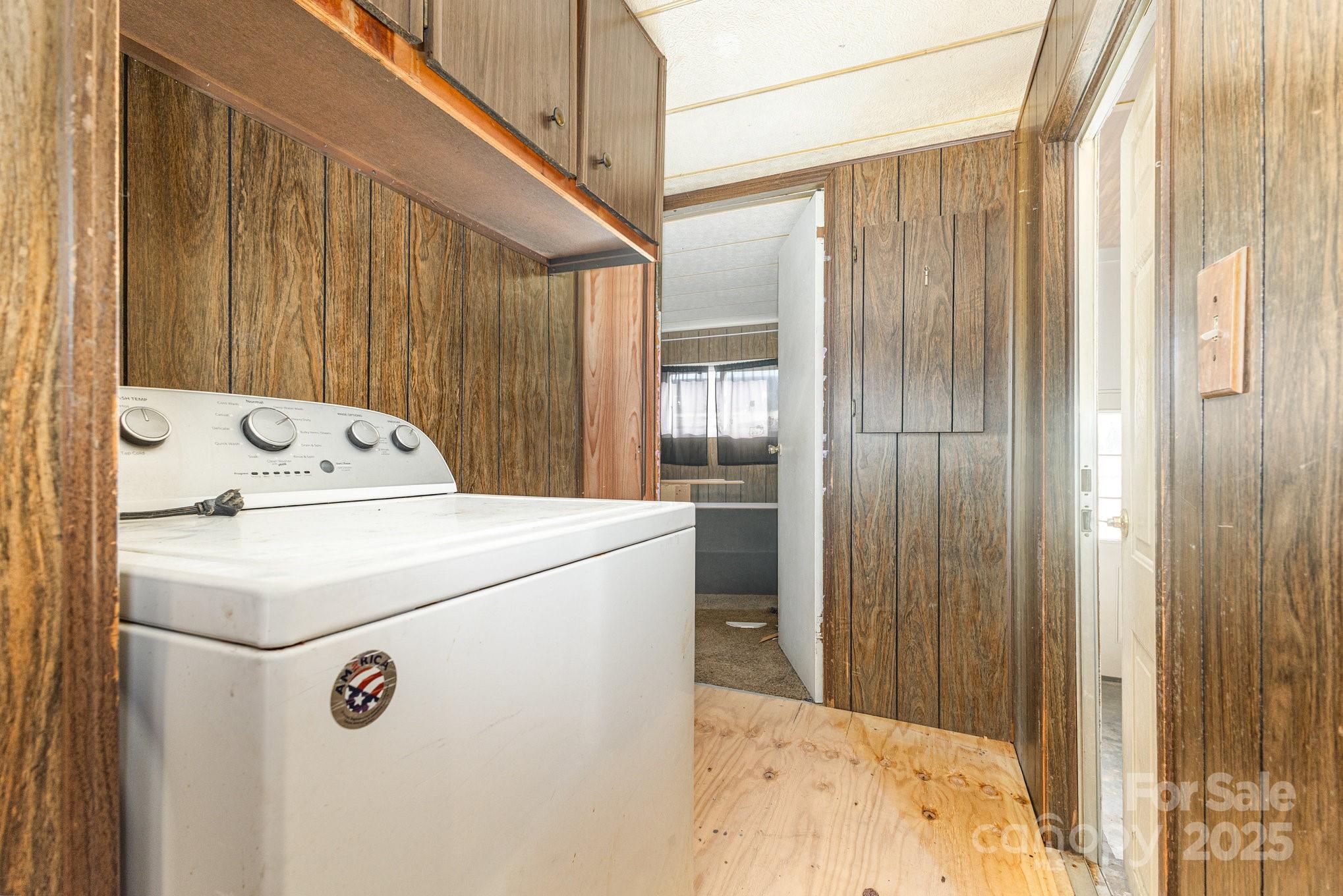 610 Osteen Road York, SC 29745 - Photo 15 of 42 a utility room with dryer and washer