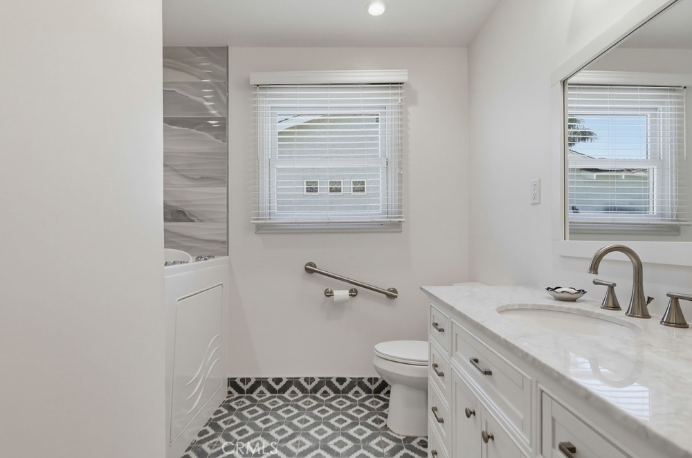 861 East Roxanne Way Long Beach, CA 90815 - Photo 21 of 44 Gallery Image 21