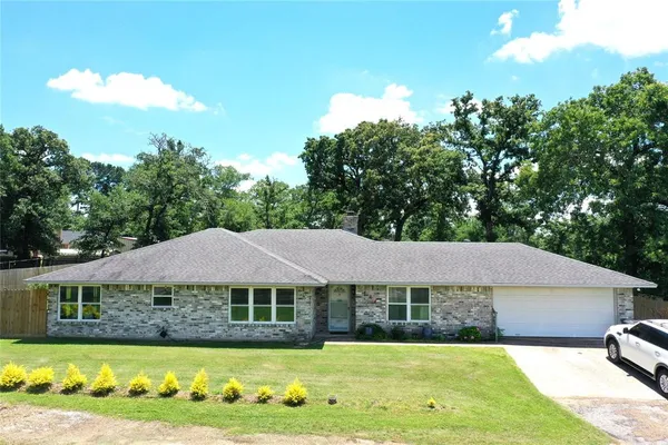 $299,000 | 141 Farm To Market 27, Fairfield, TX 75840