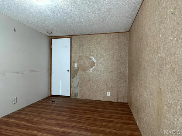 $44,800 | 130 College Avenue, Licking, MO 65542