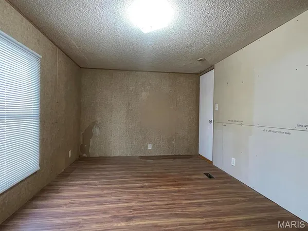 $44,800 | 130 College Avenue, Licking, MO 65542