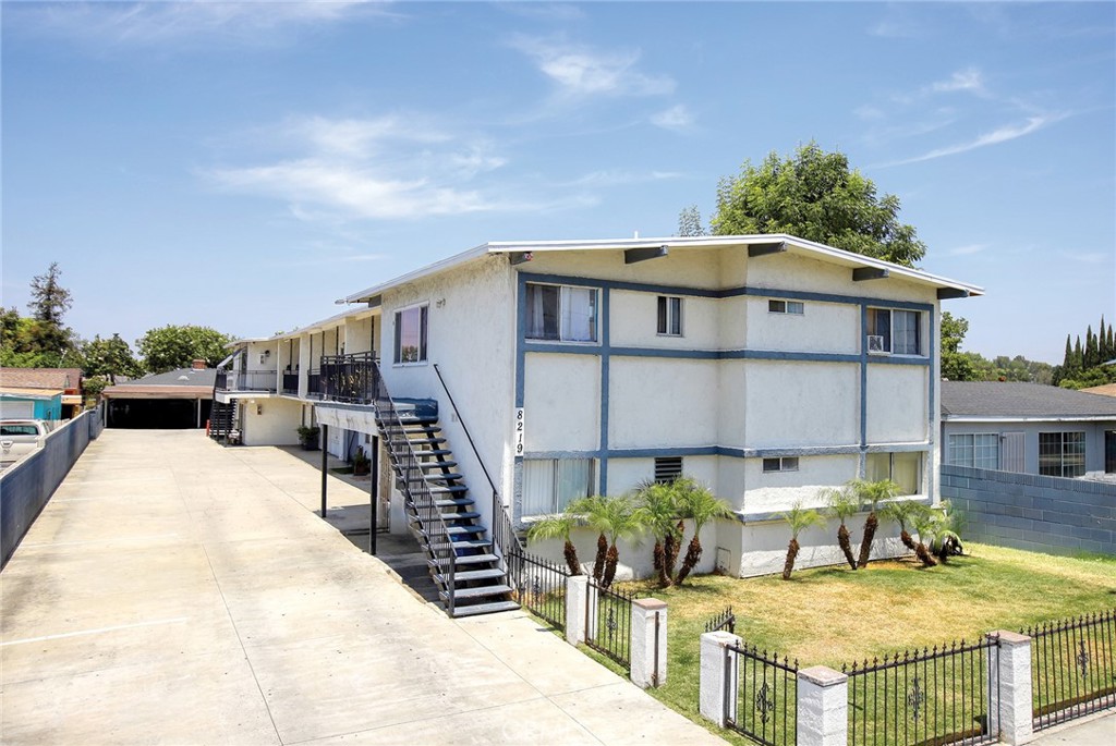 8219 2nd Street Paramount, CA 90723 - Photo 1 of 8