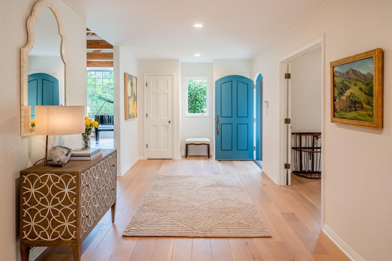 280 Santa Rosa Lane Santa Barbara, CA 93108 - Photo 3 of 19 Front Hall