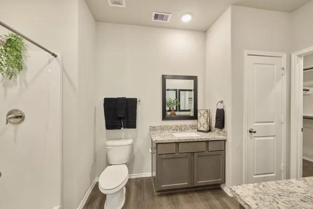 $1,900 | 901 Chickasaw Drive, Conroe, TX 77316