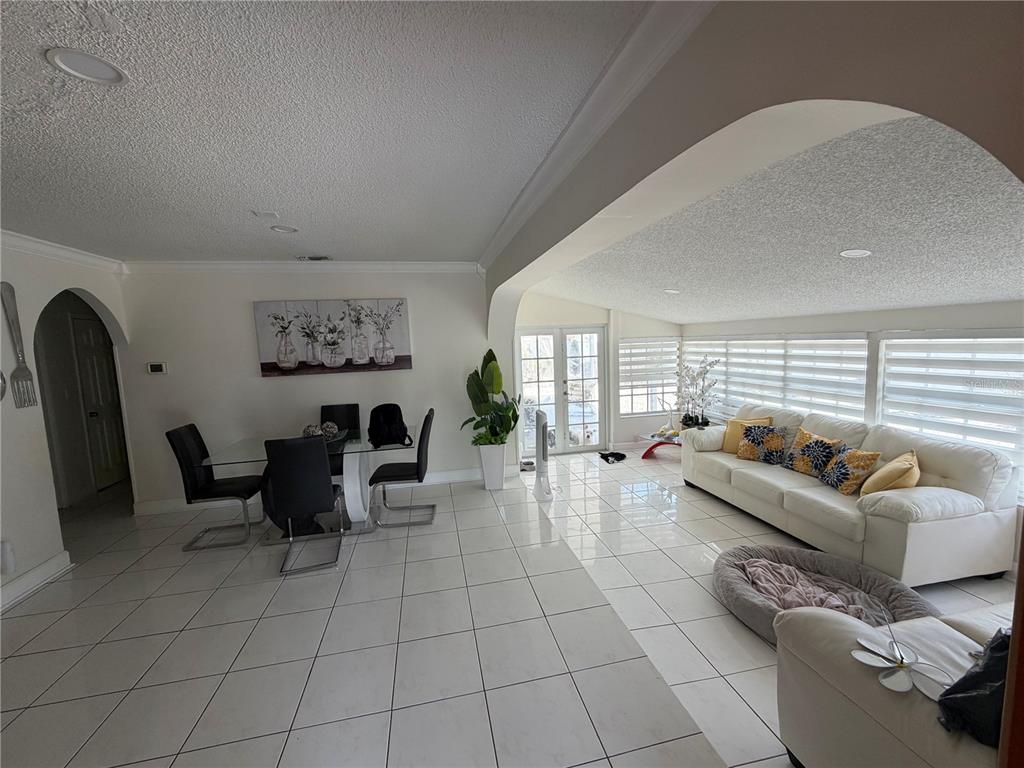 18615 Southwest 98th Avenue Miami, FL 33157 - Photo 7 of 44