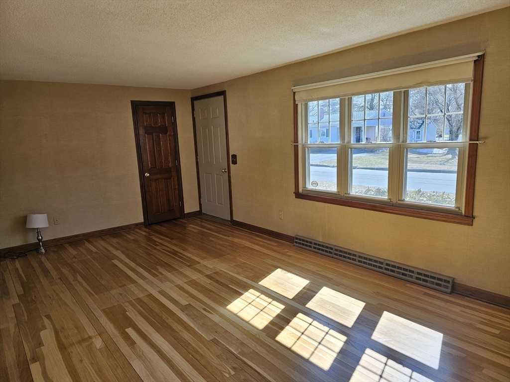 9 Upland Road Holyoke, MA 01040 - Photo 12 of 31 Gallery Image 12