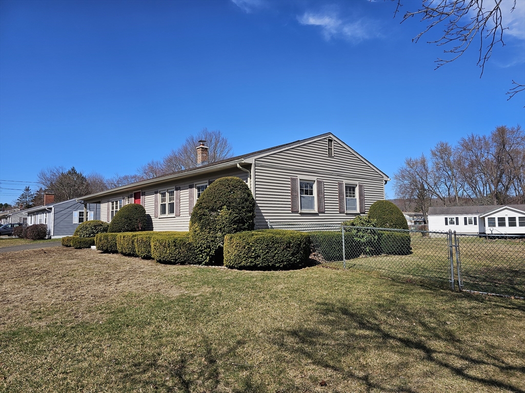 9 Upland Road Holyoke, MA 01040 - Photo 2 of 31 Gallery Image 2
