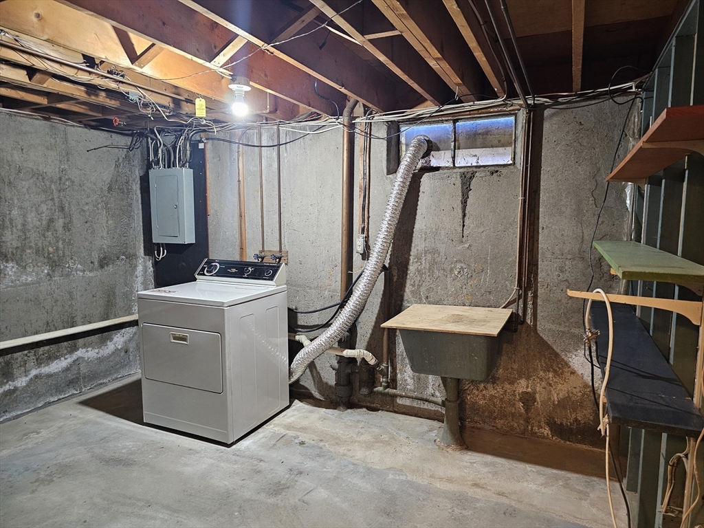 9 Upland Road Holyoke, MA 01040 - Photo 28 of 31 Gallery Image 28