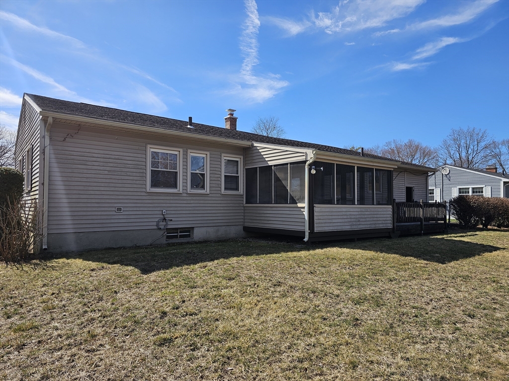 9 Upland Road Holyoke, MA 01040 - Photo 5 of 31 Gallery Image 5