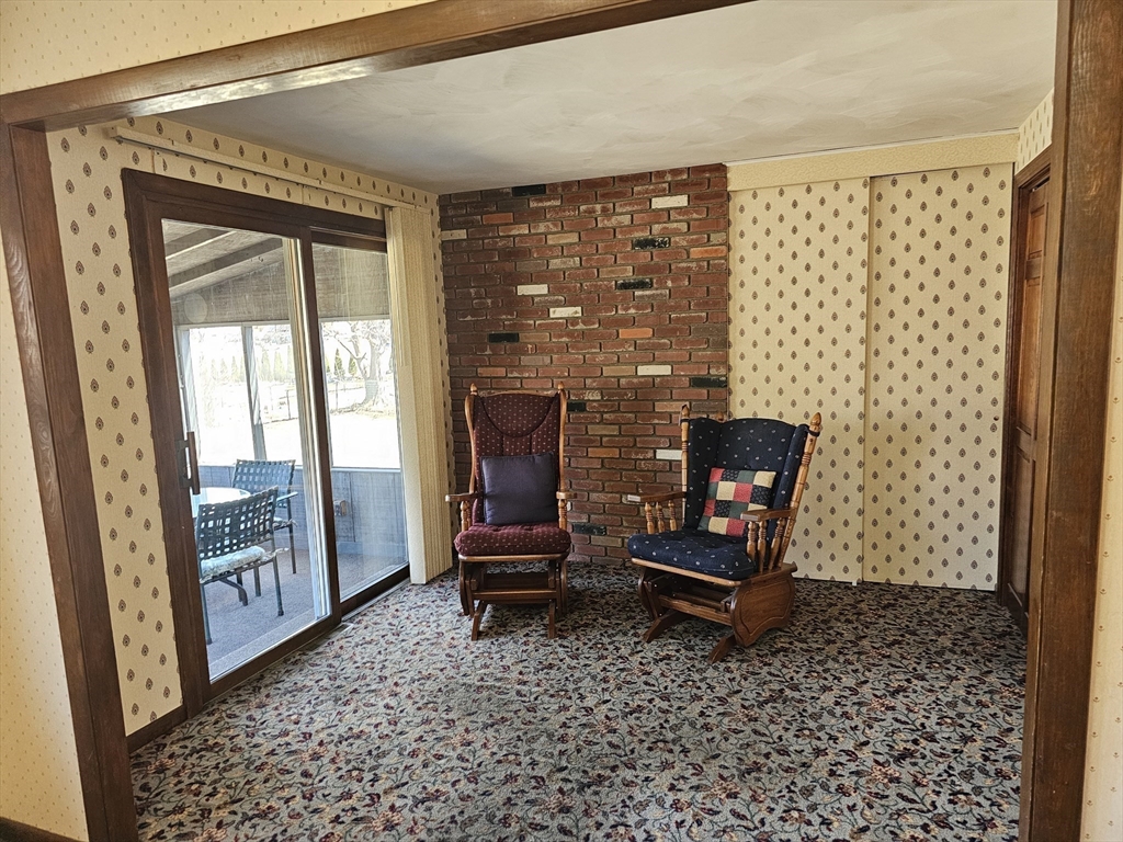 9 Upland Road Holyoke, MA 01040 - Photo 10 of 31 Gallery Image 10