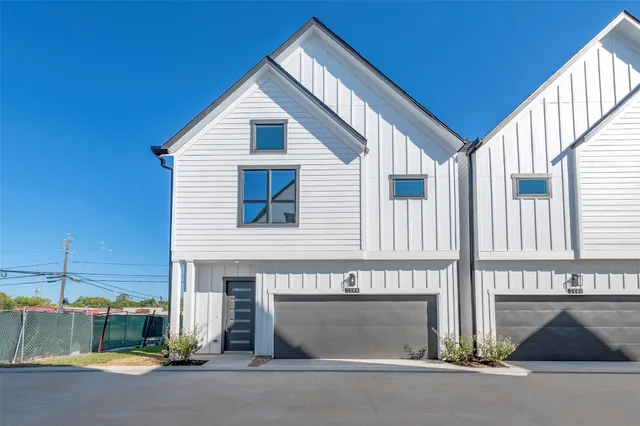 $495,000 | 5144 Rosslyn Road, Houston, TX 77018