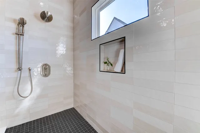 $495,000 | 5144 Rosslyn Road, Houston, TX 77018