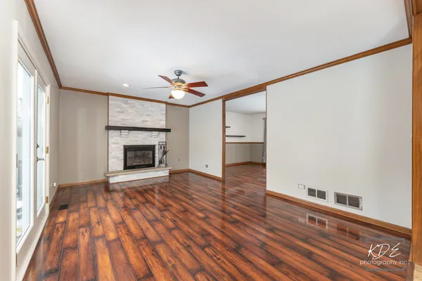 $575,000 | 515 Cimarron Drive West, Aurora, IL 60504