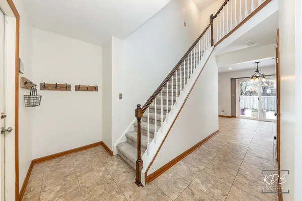 $575,000 | 515 Cimarron Drive West, Aurora, IL 60504