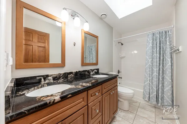 $575,000 | 515 Cimarron Drive West, Aurora, IL 60504