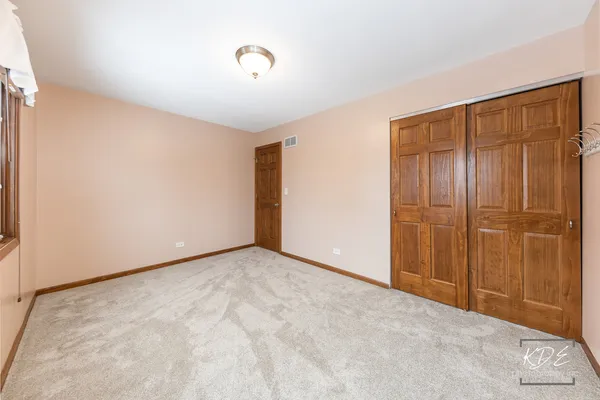 $575,000 | 515 Cimarron Drive West, Aurora, IL 60504
