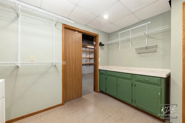 $575,000 | 515 Cimarron Drive West, Aurora, IL 60504