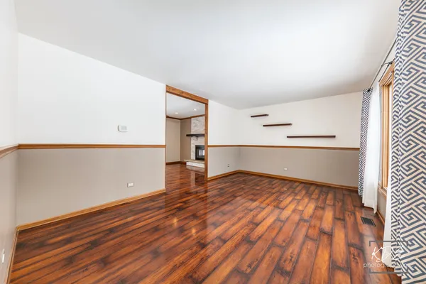 $575,000 | 515 Cimarron Drive West, Aurora, IL 60504