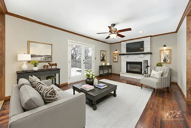 $599,900 | 515 Cimarron Drive West, Aurora, IL 60504