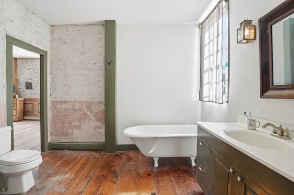 $730,000 | 650 Central Turnpike, Sutton, MA 01590