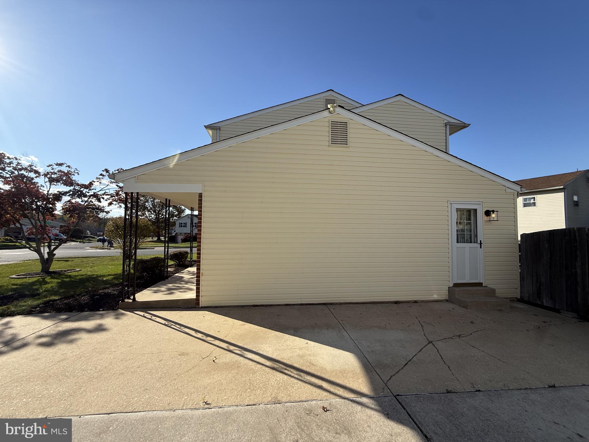 513 Pershing Road Hockessin, DE 19707 - Photo 3 of 17 a front view of a house with a yard