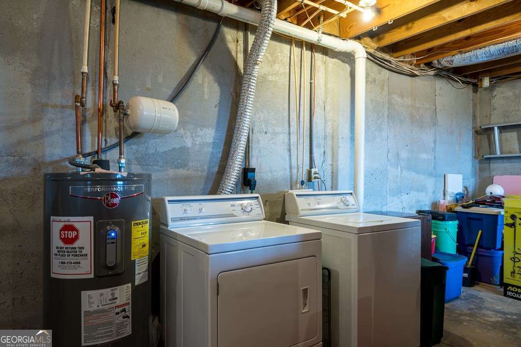 175 Oak Ledge Road Morganton, GA 30560 - Photo 43 of 50 a utility room with dryer and washer