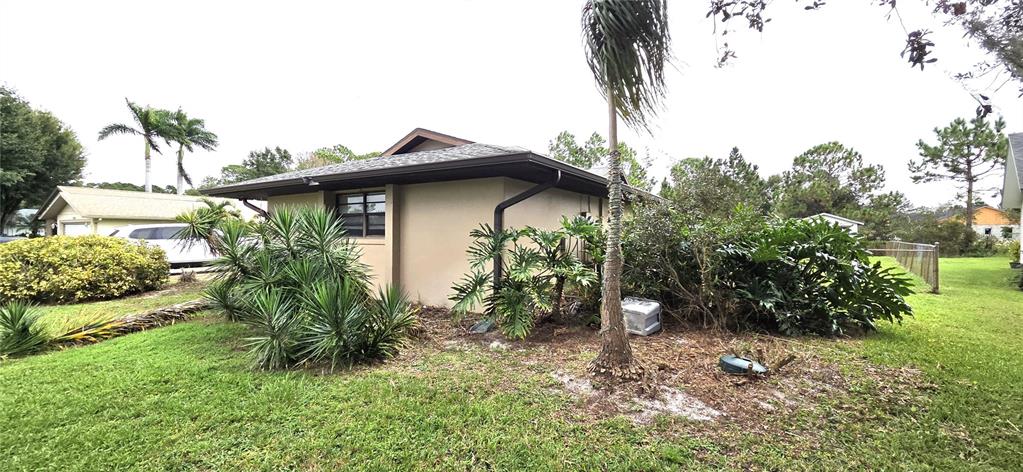 2766 Duffer Road Sebring, FL 33872 - Photo 3 of 63 a view of a garden