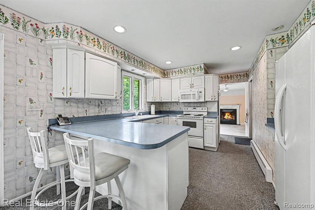 8780 Big Lake Road Clarkston, MI 48346 - Photo 9 of 31