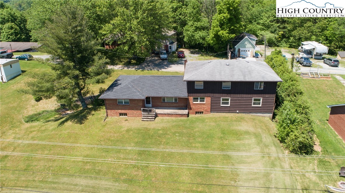 246 Dusty Road Boone, NC 28607 - Photo 4 of 32 Gallery Image 4