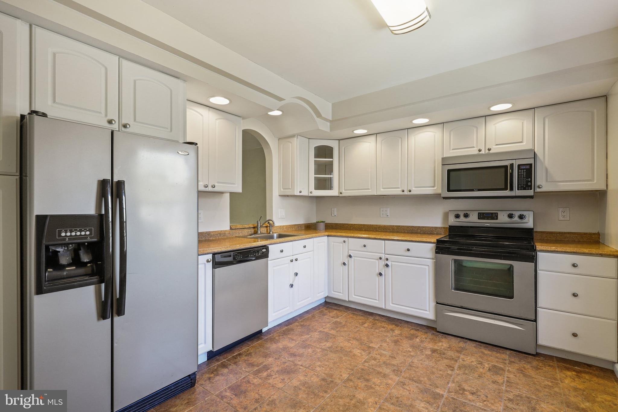 8128 Sleepy View Lane Springfield, VA 22153 - Photo 11 of 35 Gallery Image 11
