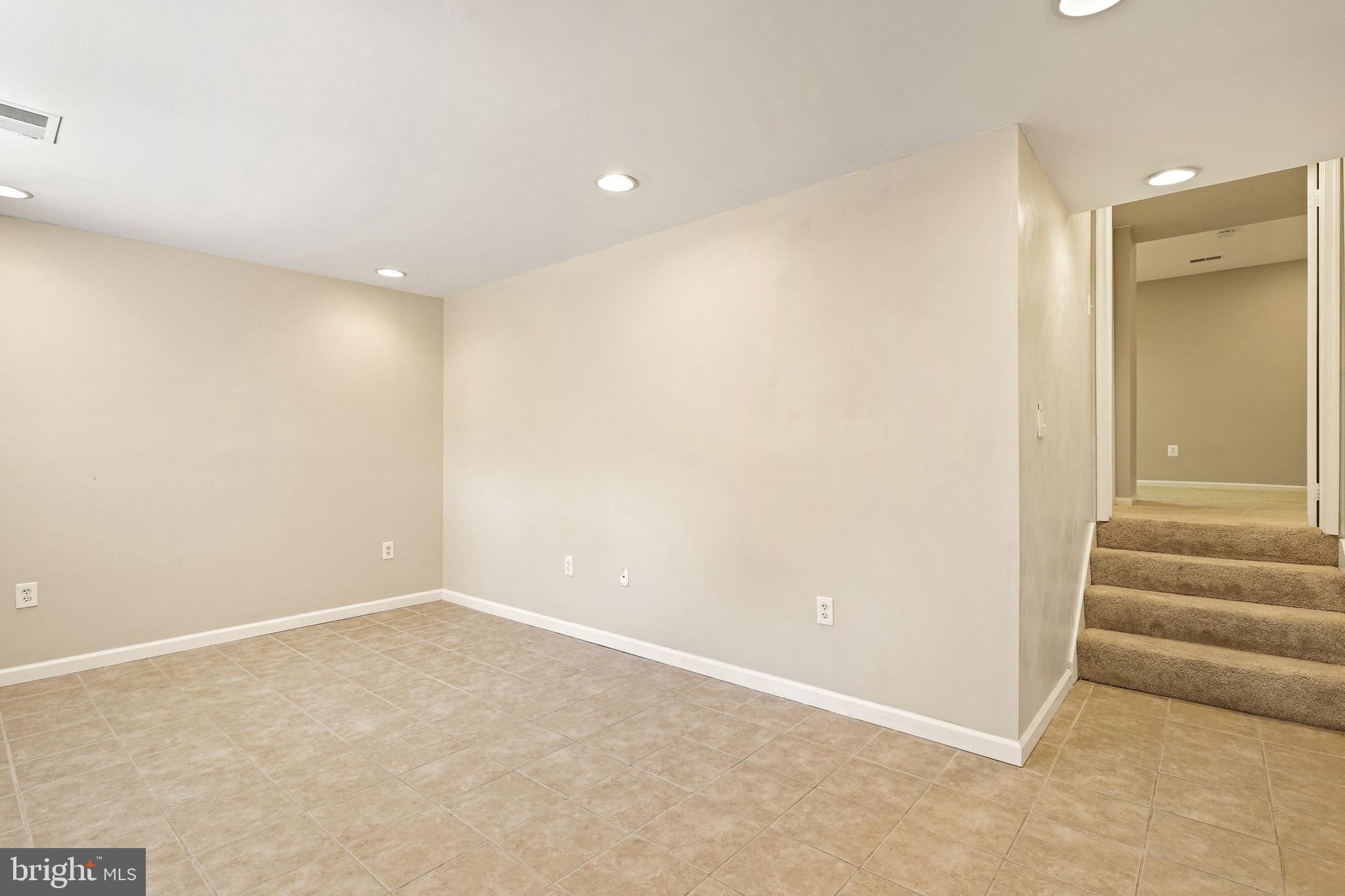 8128 Sleepy View Lane Springfield, VA 22153 - Photo 30 of 35 Gallery Image 30